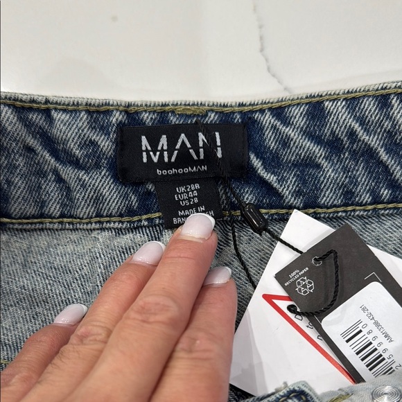 Tapered Fit Rigid Jeans - Picture 8 of 11